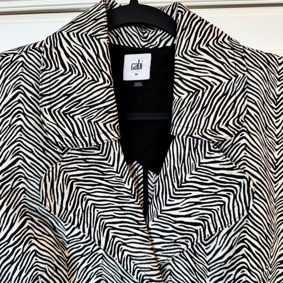 Black & White Zebra Print Trench Coat – Cabi, Medium - Picture 4 of 5
